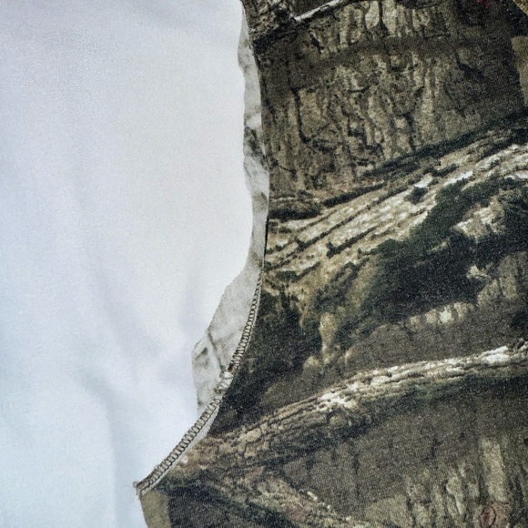 Mossy Oak Women's Forest Camo Cut Off Tank Top With Graphic Size Large - Picture 4 of 5